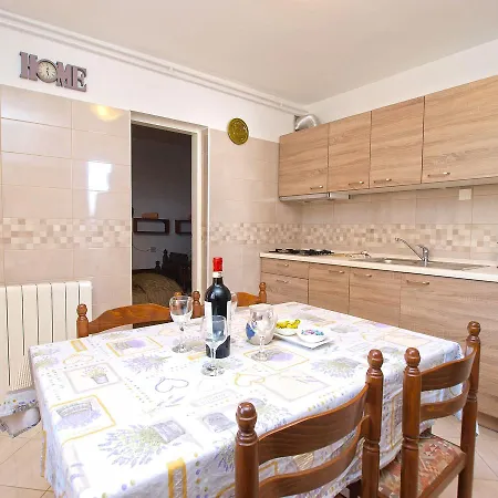 Boris 154 Daire Rabac